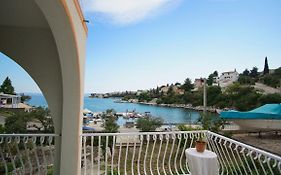 Apartmani Laura