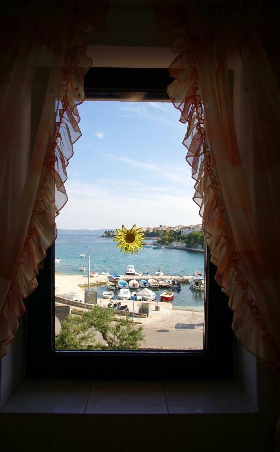 Apartmani Laura Trogir Kültér fotó