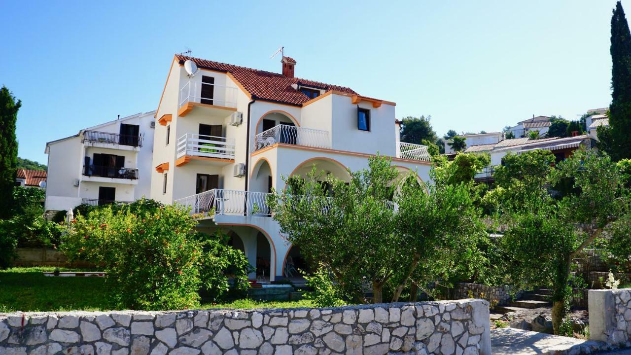 Apartmani Laura Trogir Kültér fotó
